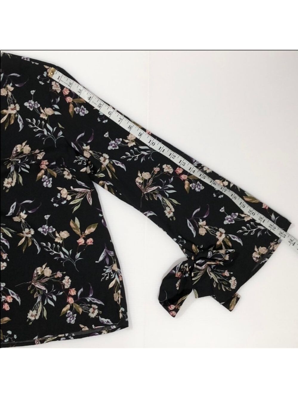 Dex Bell Sleeve Blouse V-Neck Black Floral - Picture 13 of 14